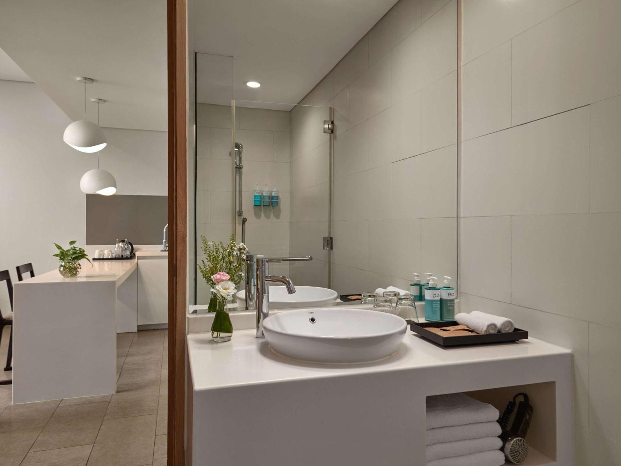 Novotel Living Saigon South Ho Chi Minh-staden Exteriör bild